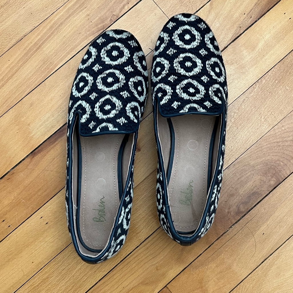 Euc Boden Black And White Slip On Flats